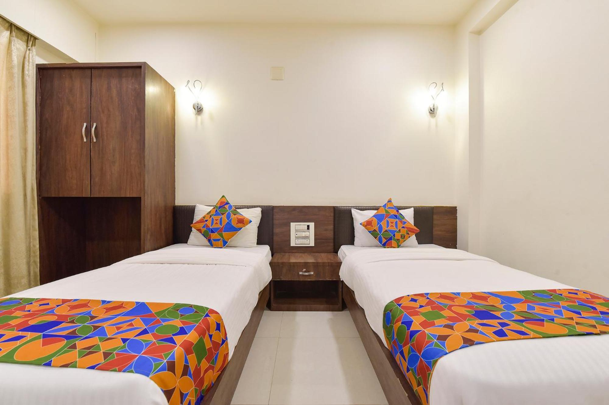 Fabhotel A1 Plaza Ahmedabad Eksteriør bilde