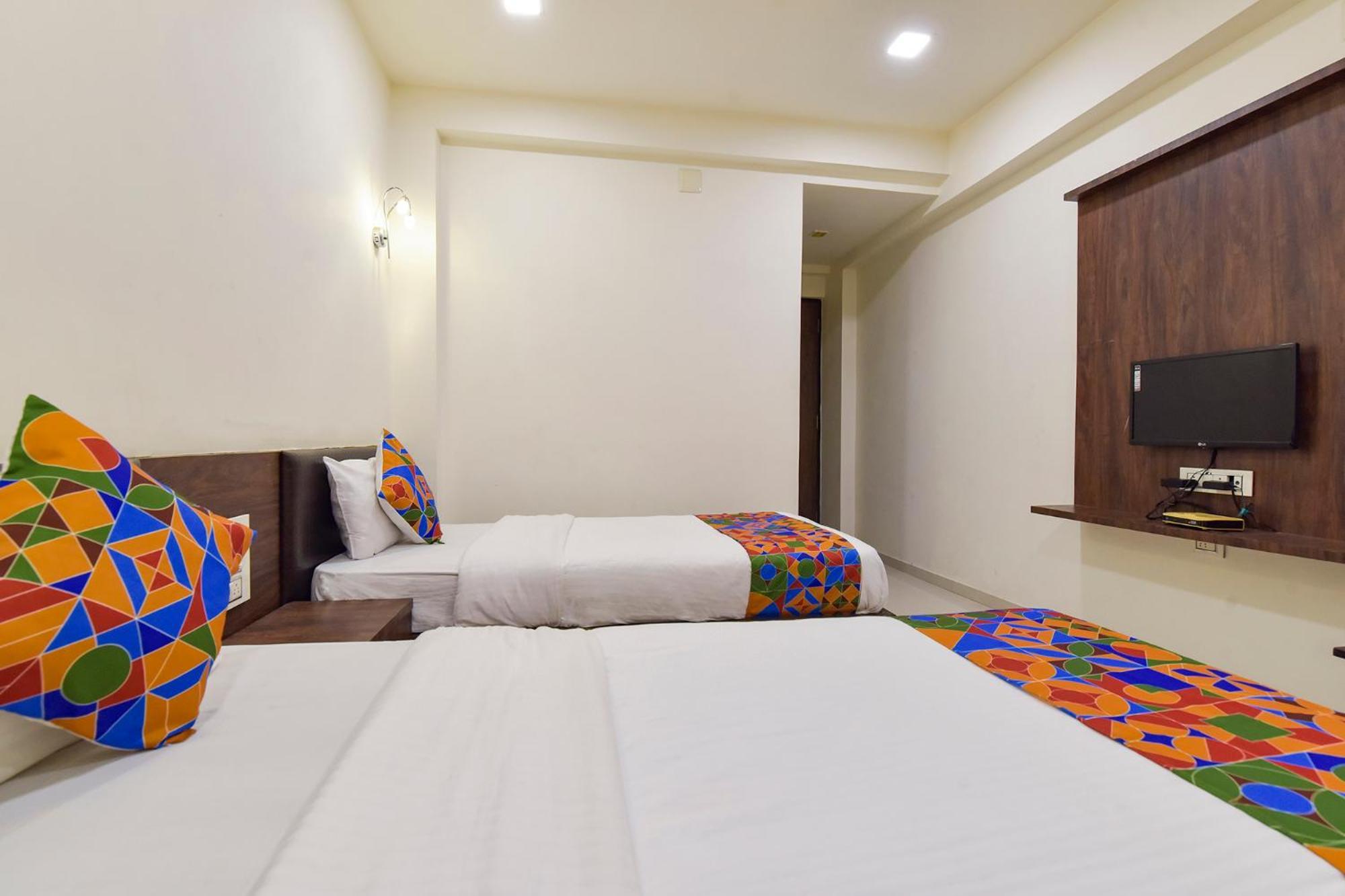 Fabhotel A1 Plaza Ahmedabad Eksteriør bilde