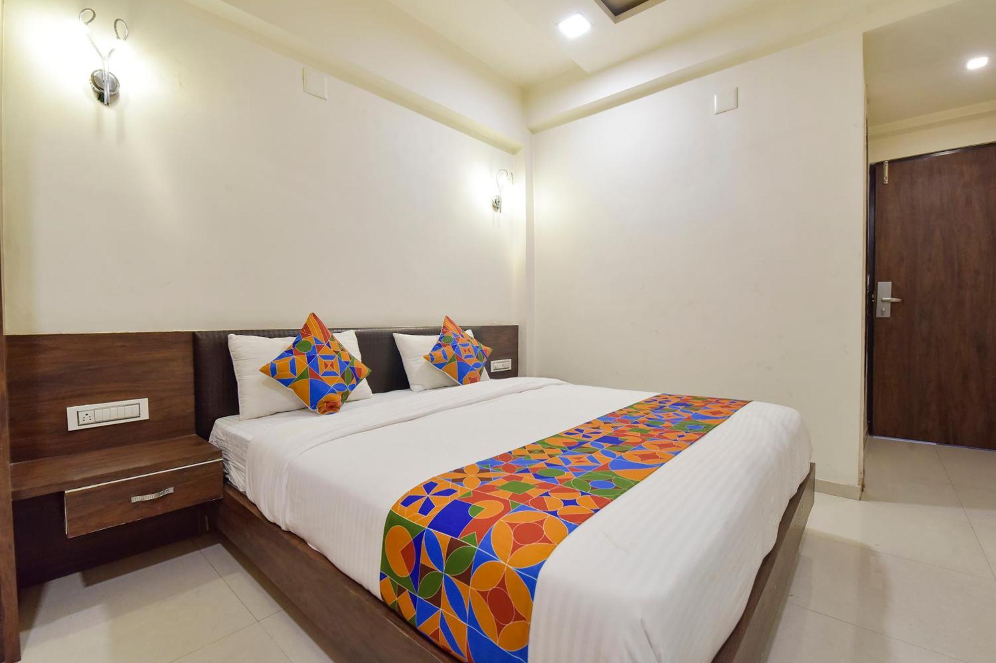 Fabhotel A1 Plaza Ahmedabad Eksteriør bilde