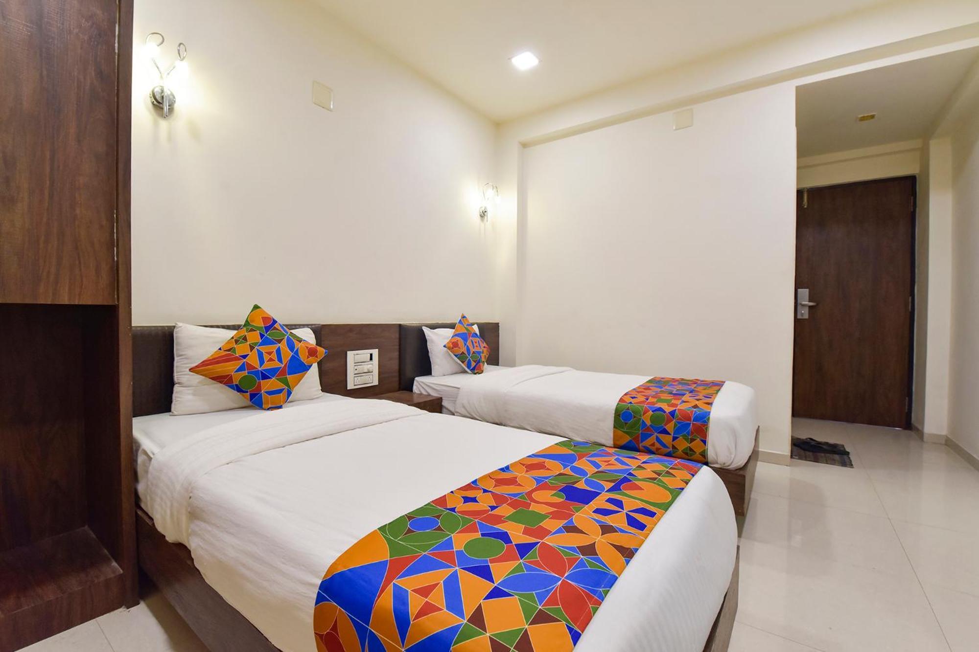 Fabhotel A1 Plaza Ahmedabad Eksteriør bilde