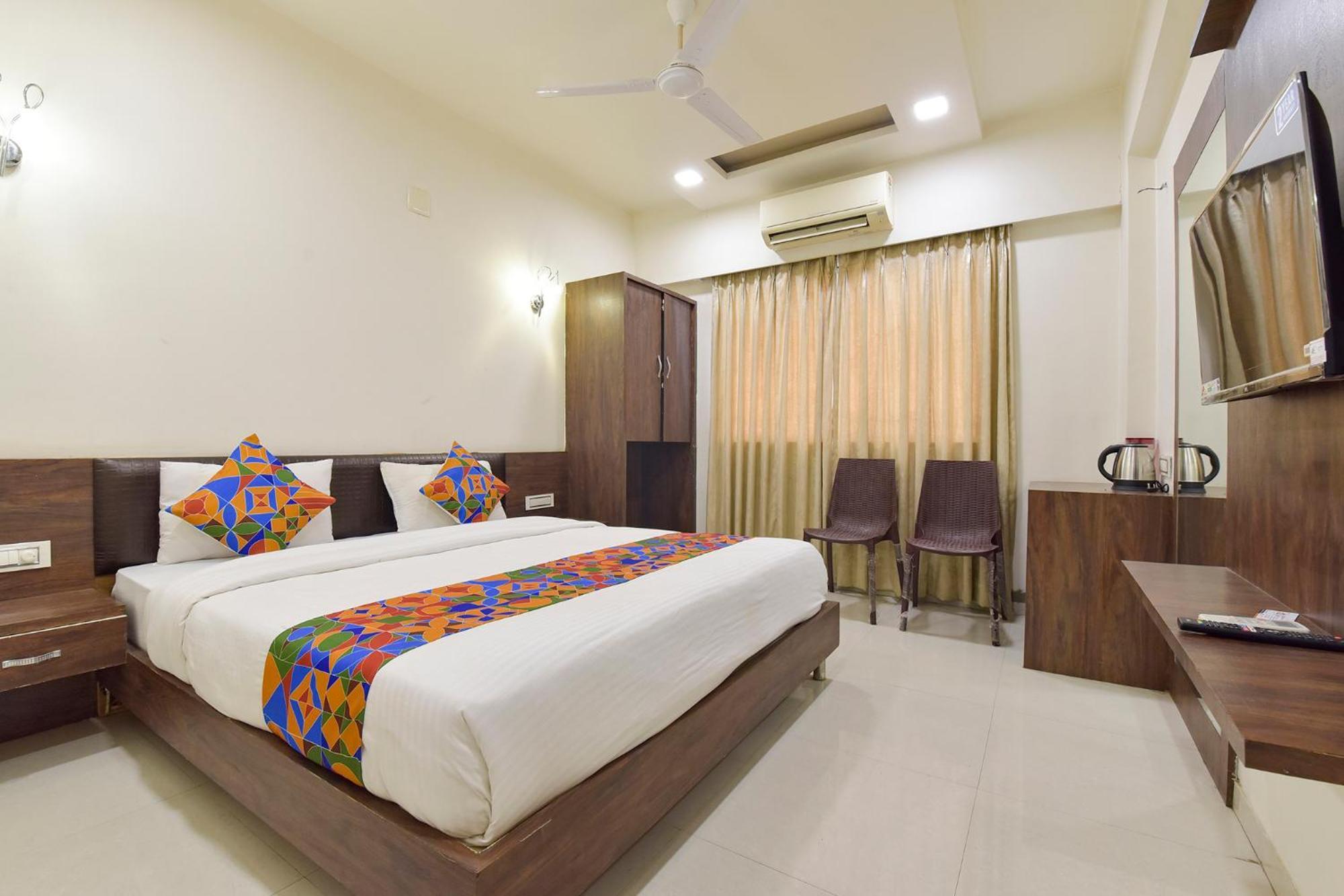 Fabhotel A1 Plaza Ahmedabad Eksteriør bilde